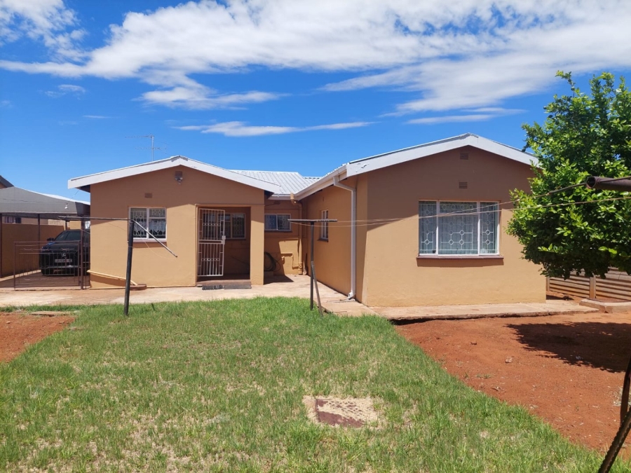 3 Bedroom Property for Sale in Roodepan Northern Cape